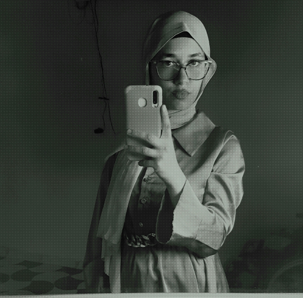 الأستاذ لعموري هبة